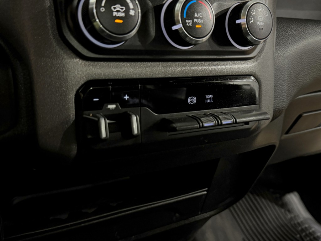 2022 RAM 3500 Image 10