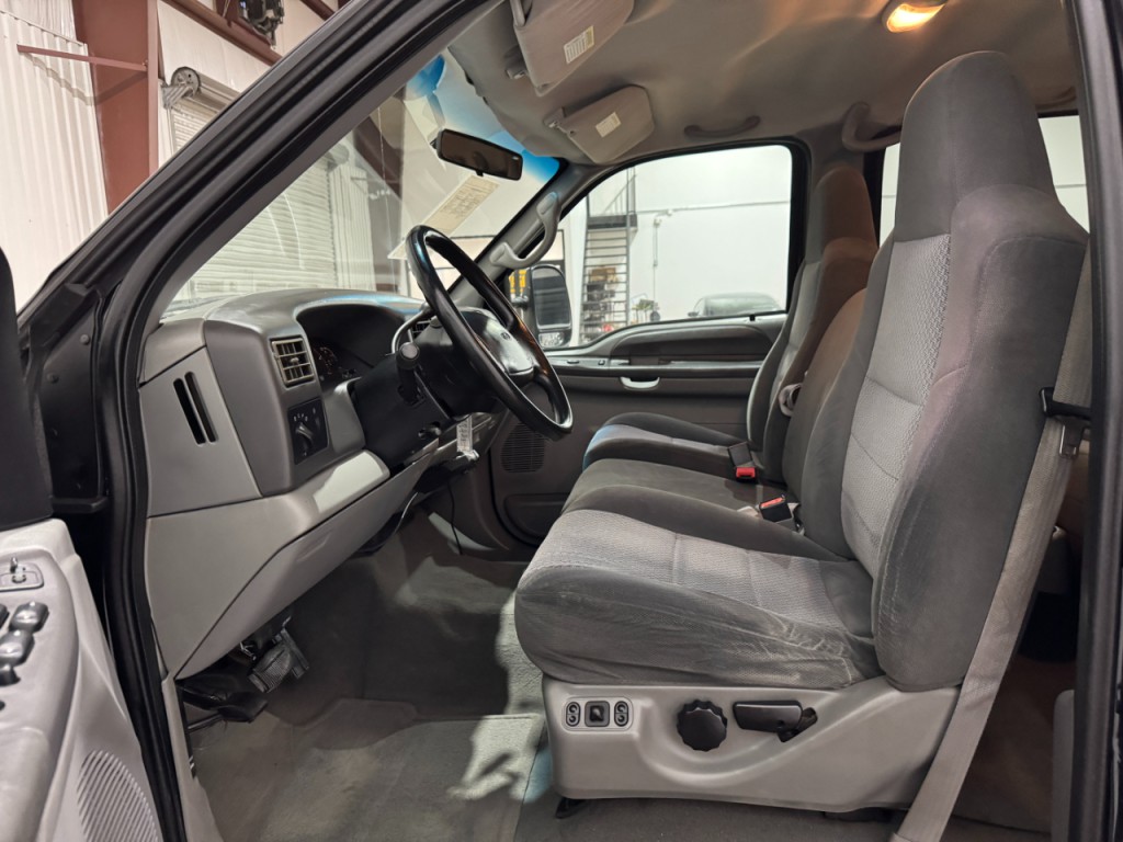 2002 Ford F-250 Image 11