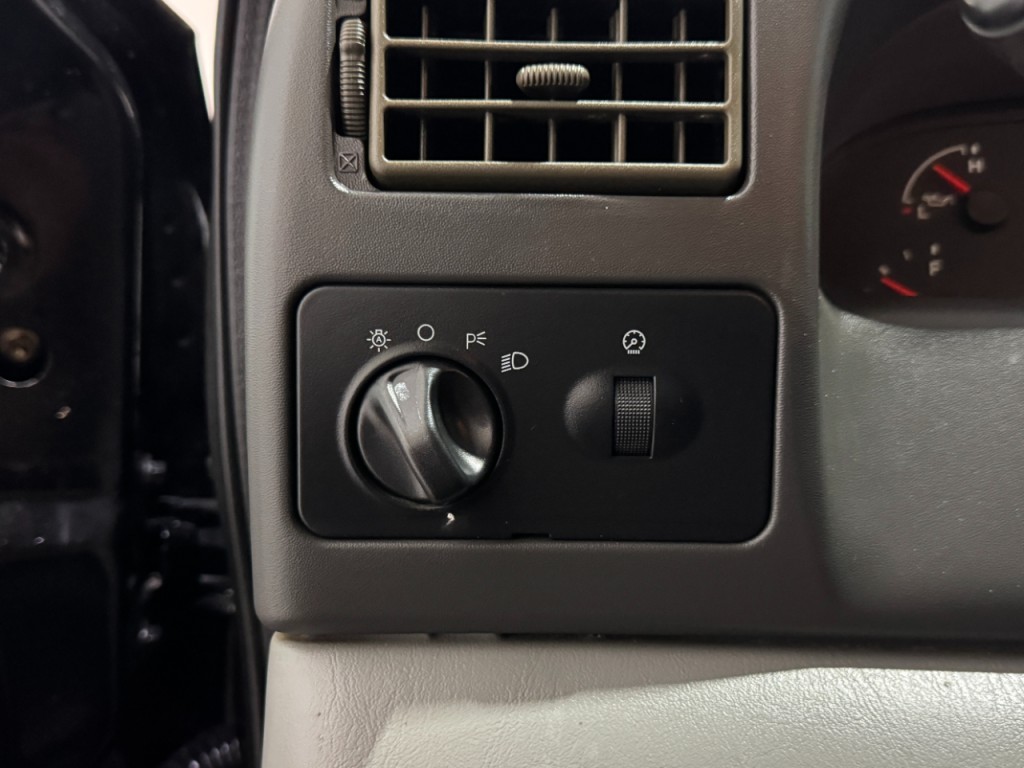 2002 Ford F-250 Image 24