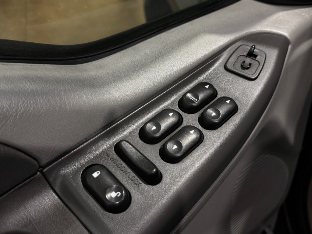 2002 Ford F-250 Image 25