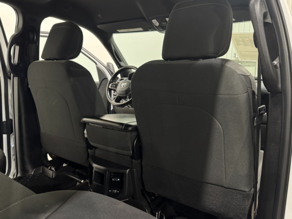 2023 RAM 2500 Image 17
