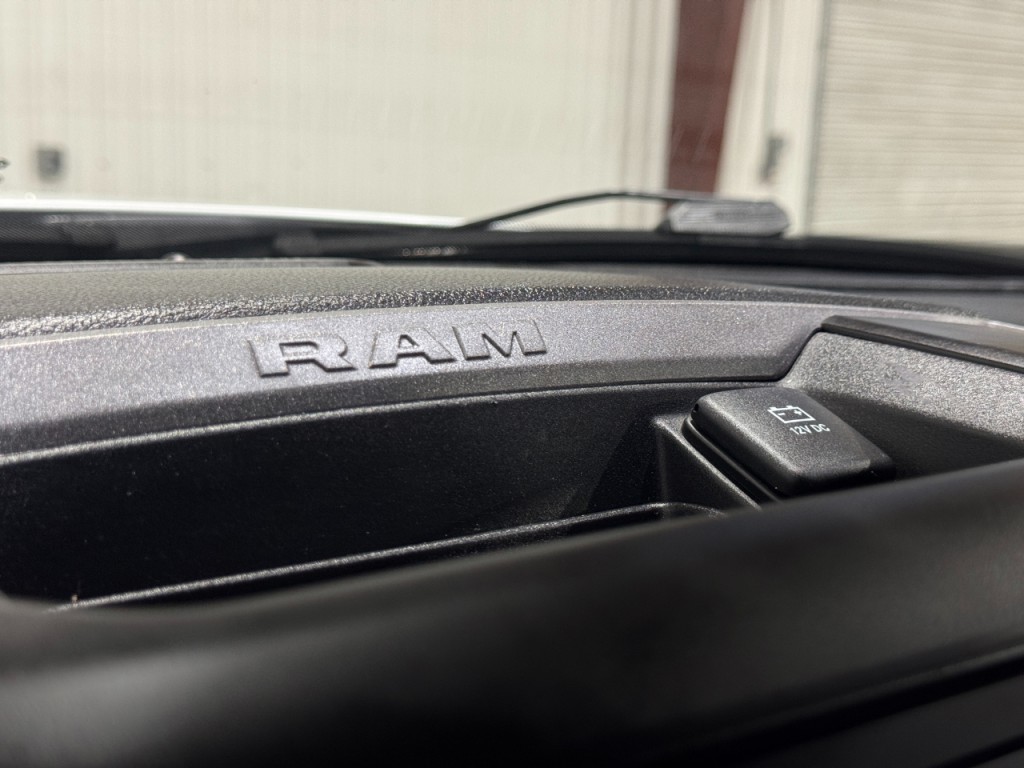2023 RAM 2500 Image 33