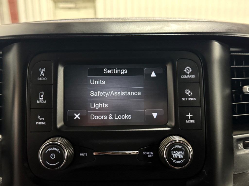 2023 RAM 2500 Image 38