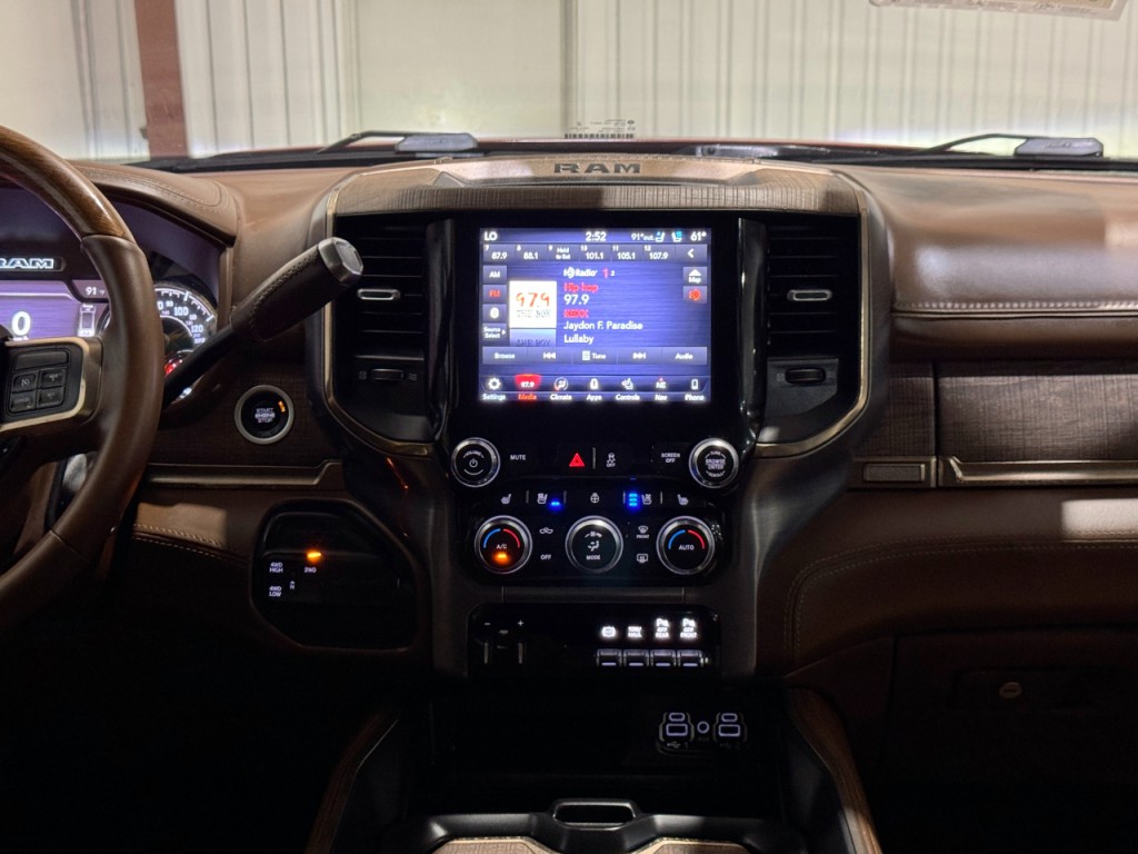 2021 RAM 3500 Image 21