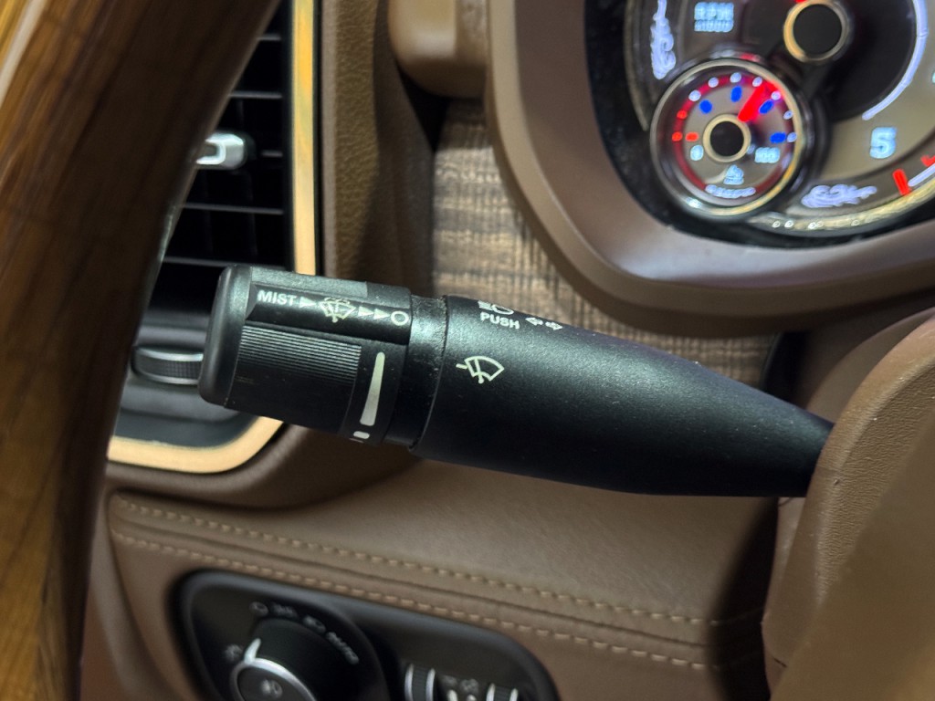 2021 RAM 3500 Image 24