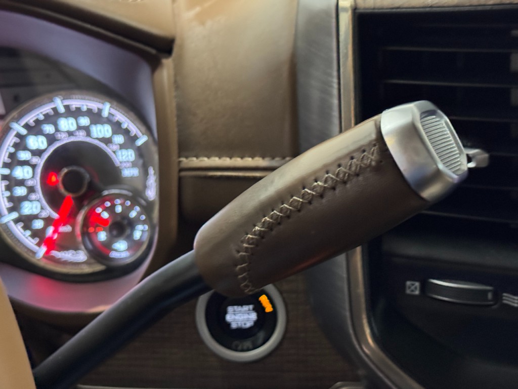 2021 RAM 3500 Image 25