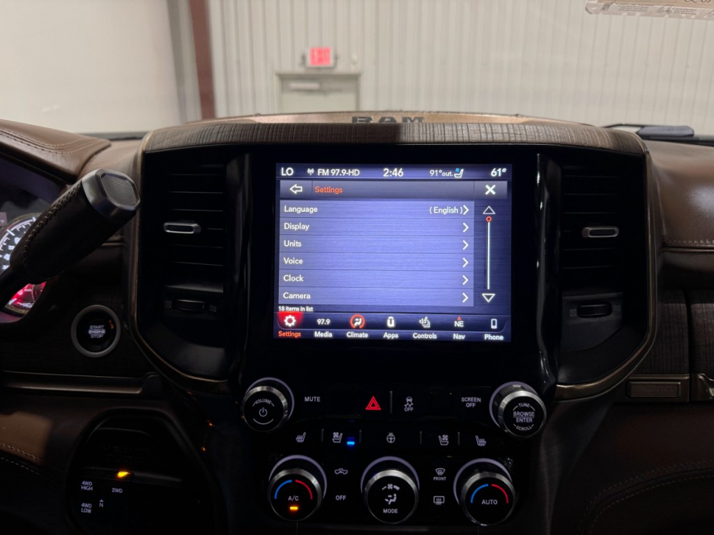 2021 RAM 3500 Image 37