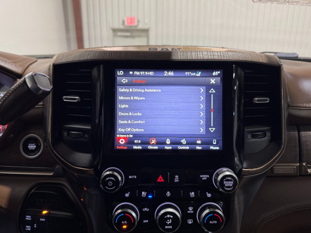 2021 RAM 3500 Image 38