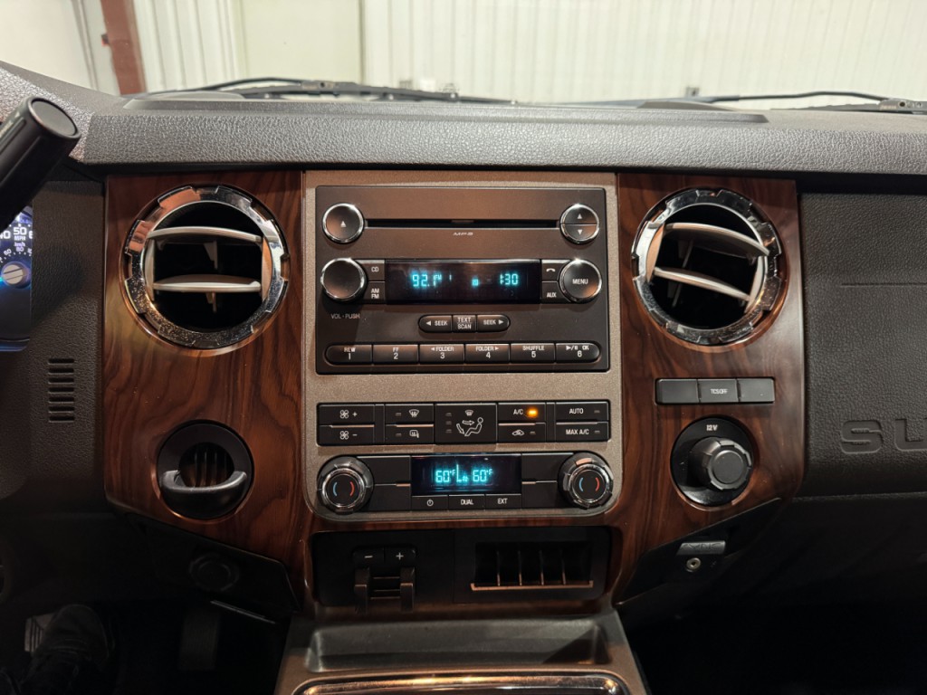 2011 Ford F-350 Image 25