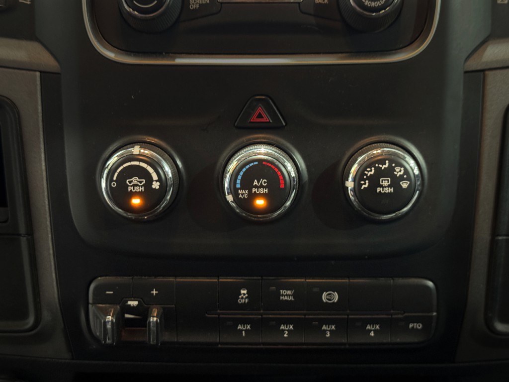 2015 RAM 5500 Image 11