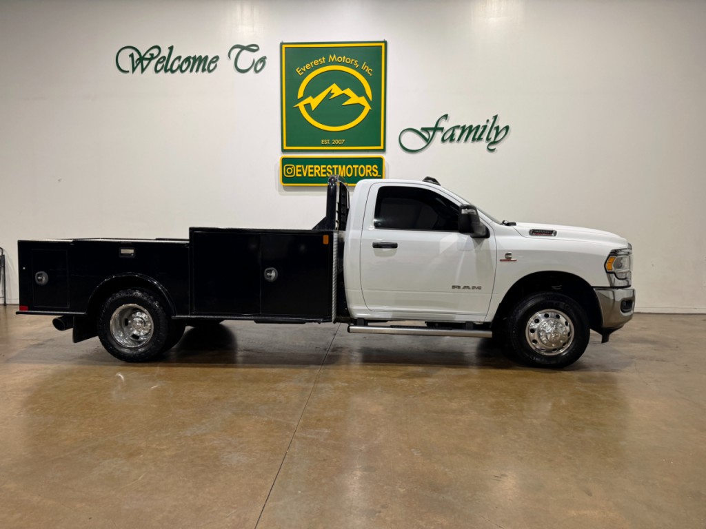 2023 RAM 3500 Image 2