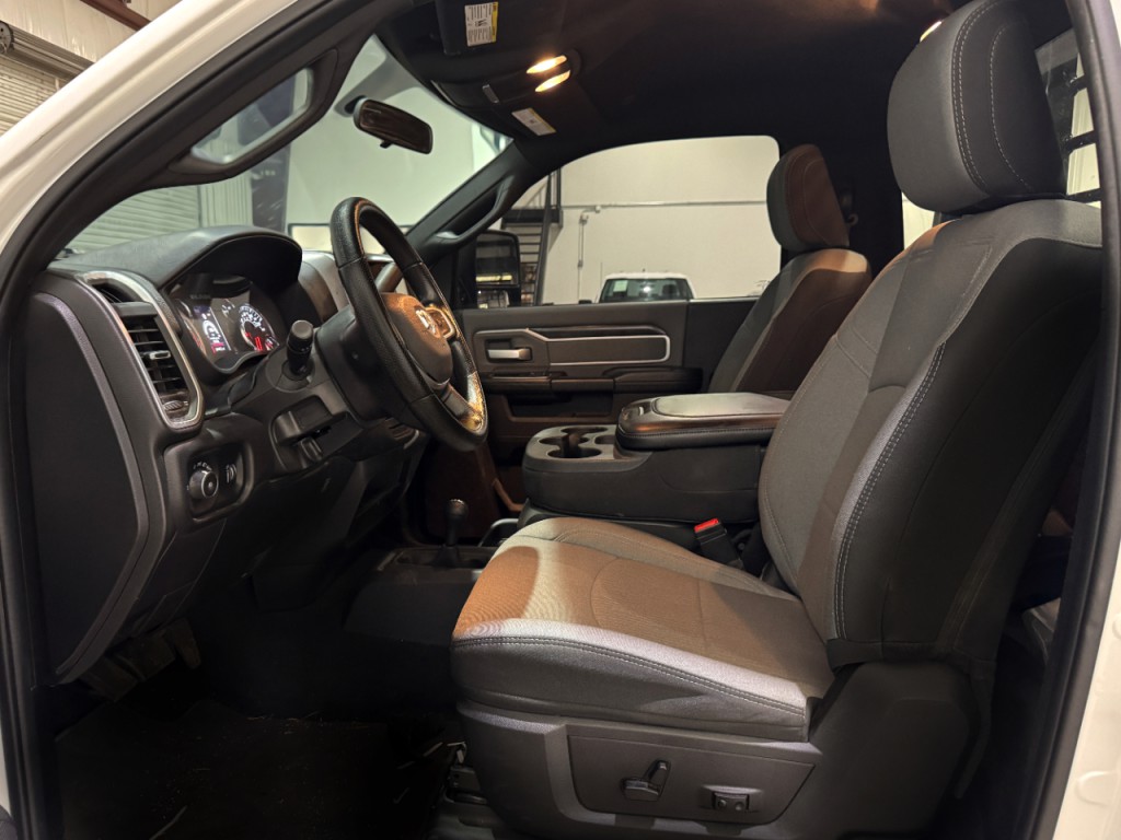2023 RAM 3500 Image 5