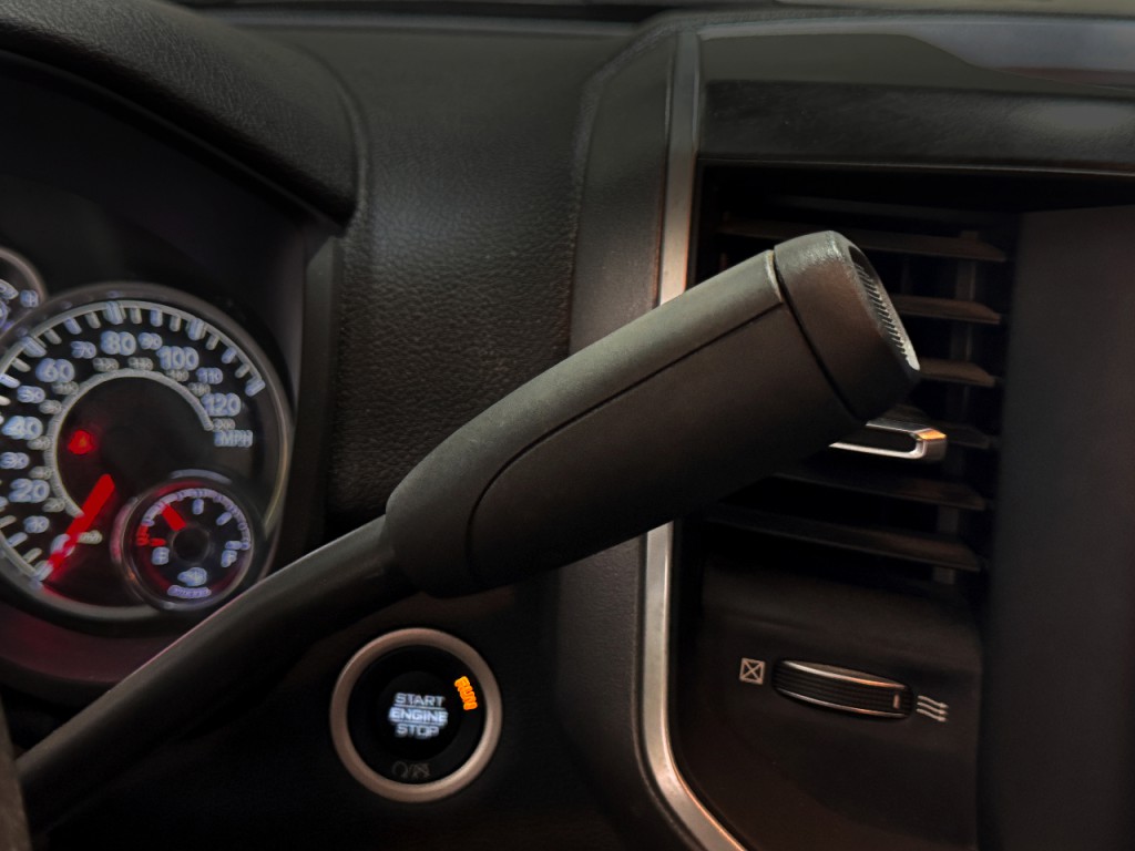 2023 RAM 3500 Image 9