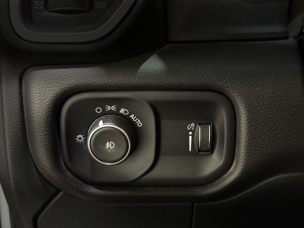 2023 RAM 3500 Image 11
