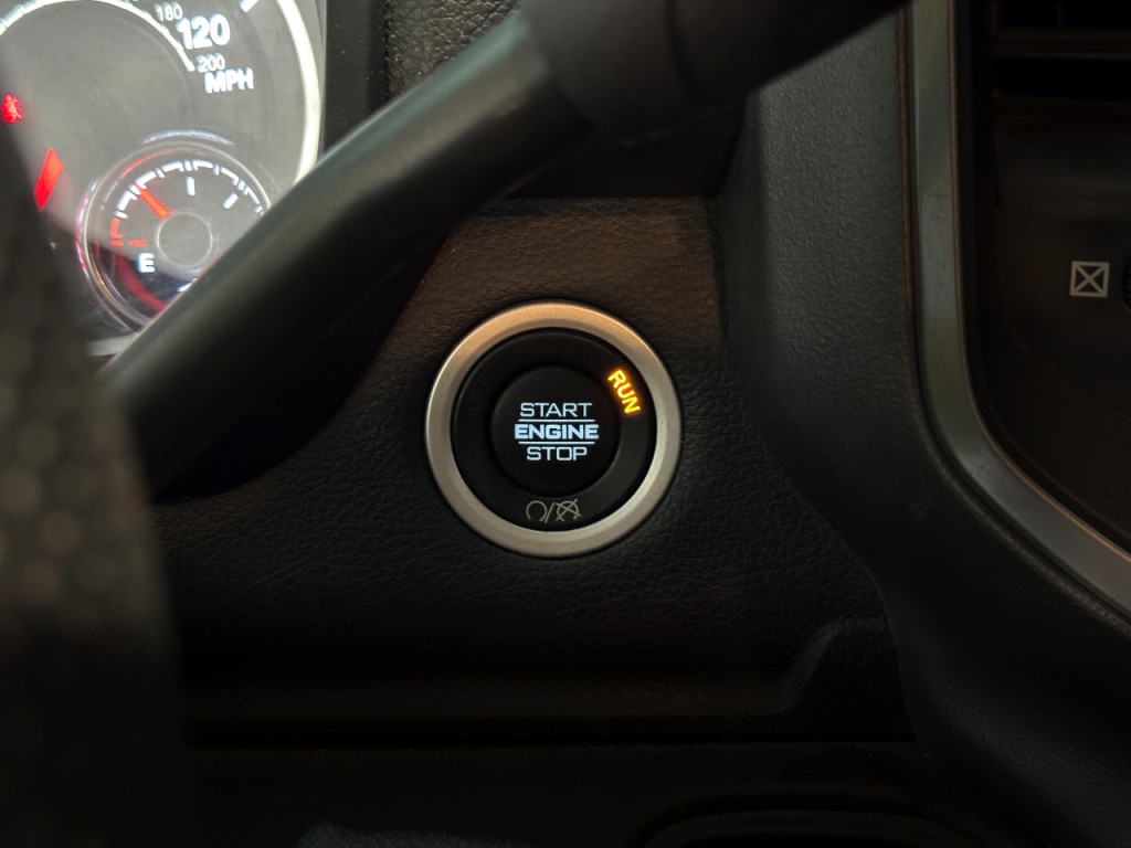 2023 RAM 3500 Image 14