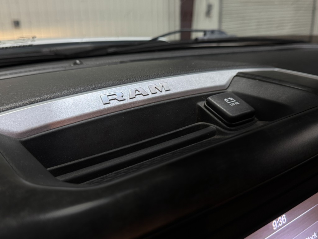 2023 RAM 3500 Image 15