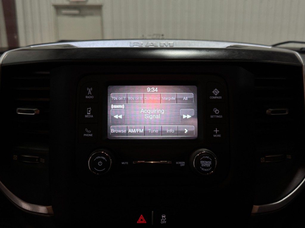 2023 RAM 3500 Image 17