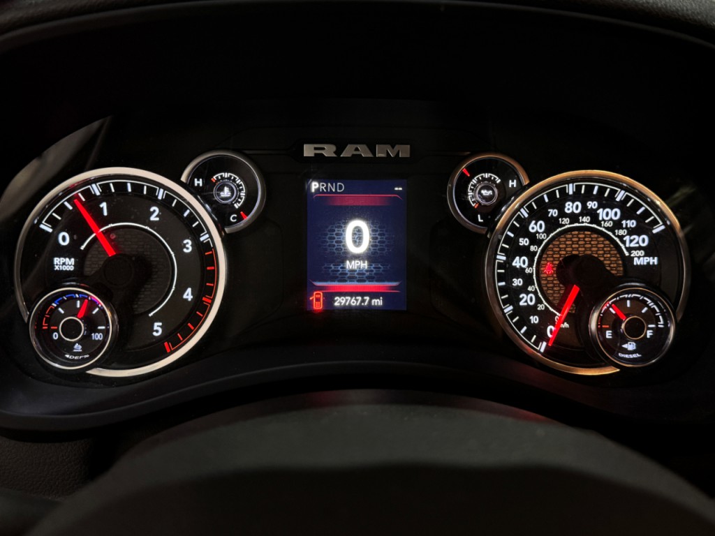 2023 RAM 3500 Image 25