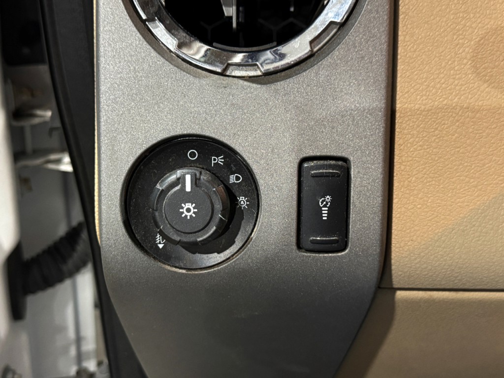 2012 Ford F-350 Image 10