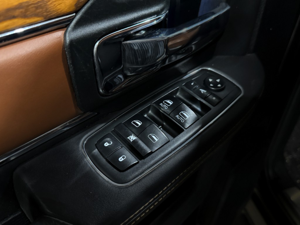 2018 RAM 3500 Image 12