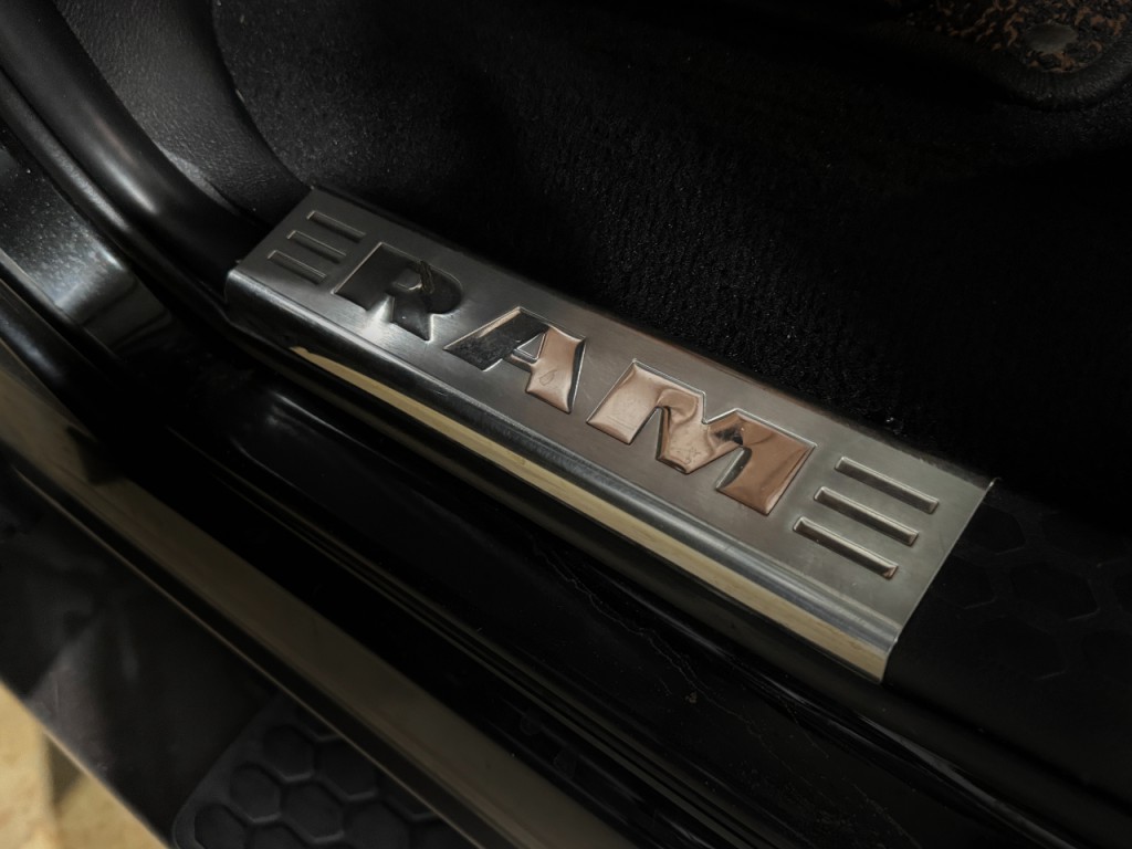 2018 RAM 3500 Image 34