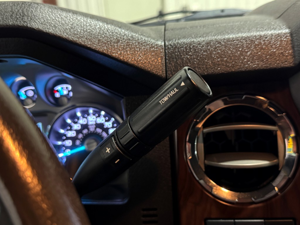 2015 Ford F-350 Image 25