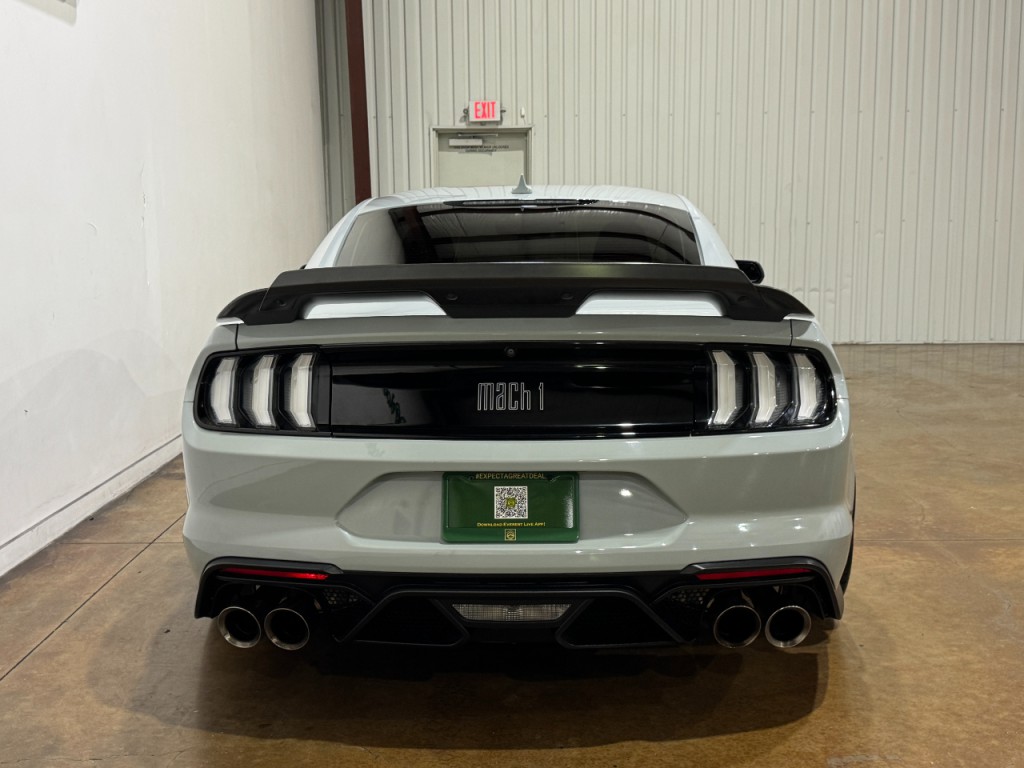 2022 Ford Mustang Image 8