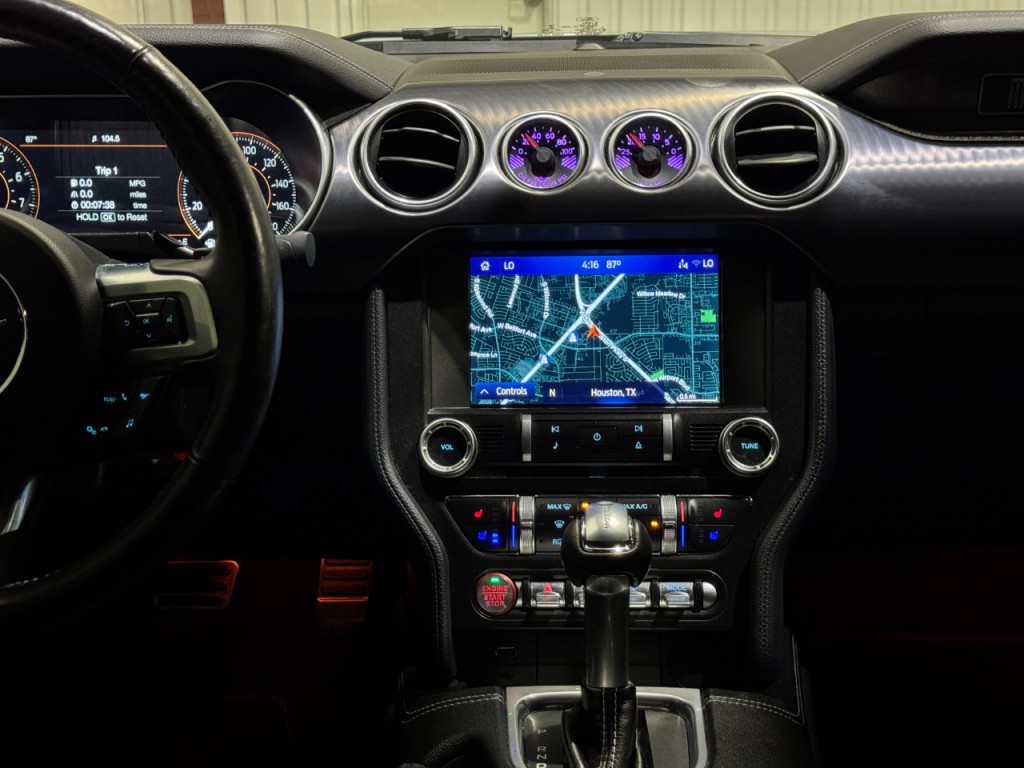 2022 Ford Mustang Image 33
