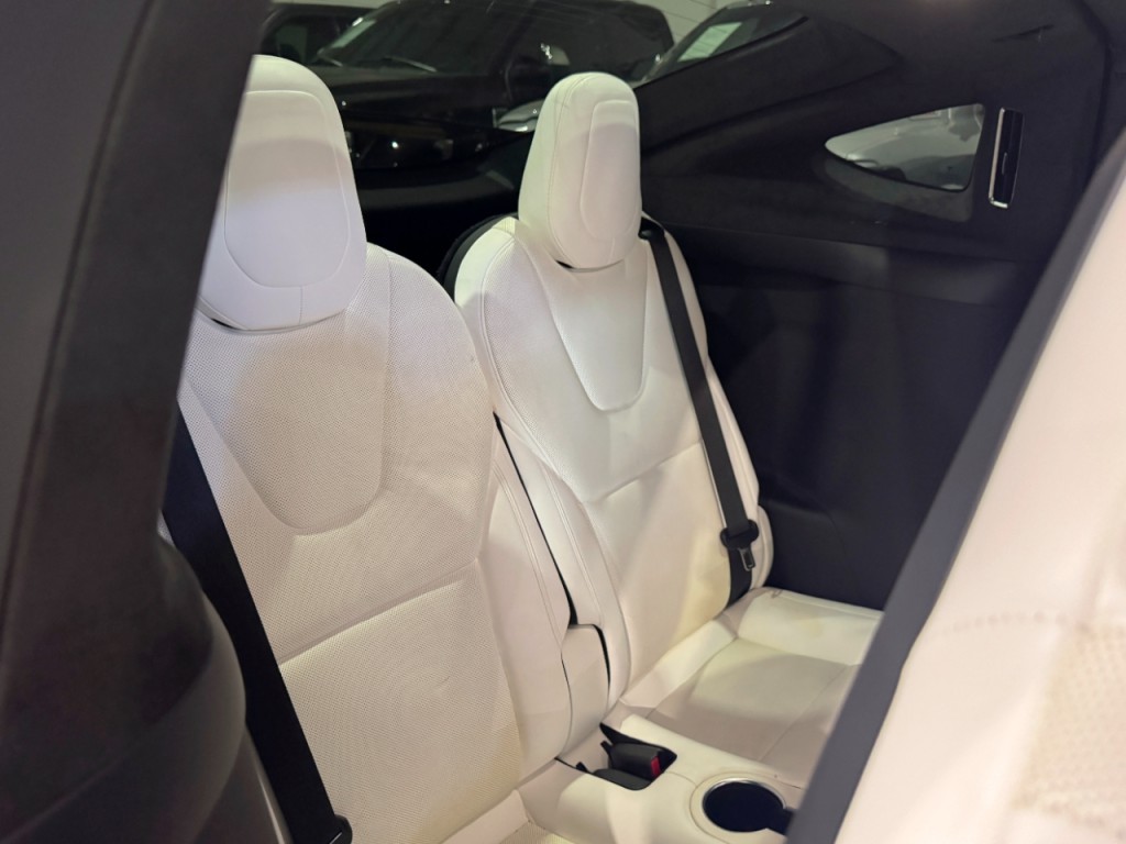 2022 Tesla Model X Image 5