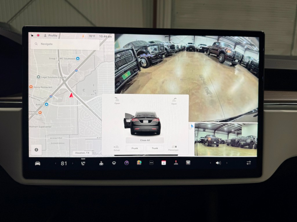 2022 Tesla Model X Image 8