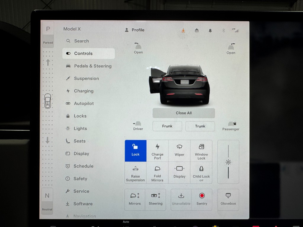 2022 Tesla Model X Image 14