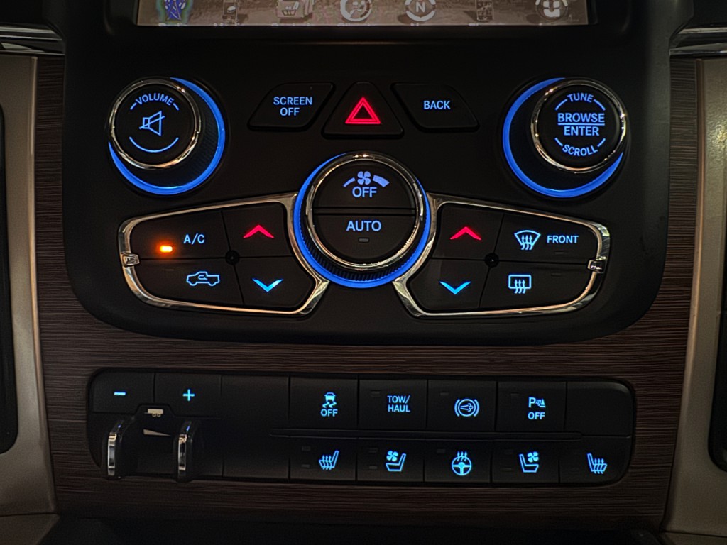 2015 RAM 3500 Image 11