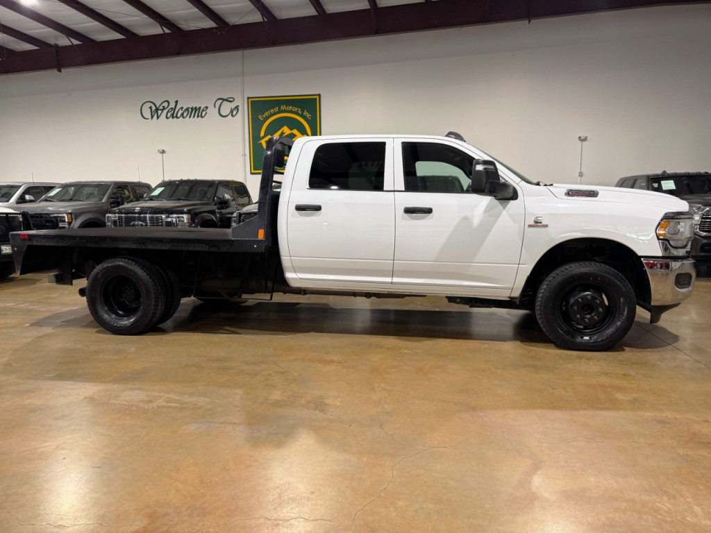 2024 RAM 3500 Image 2