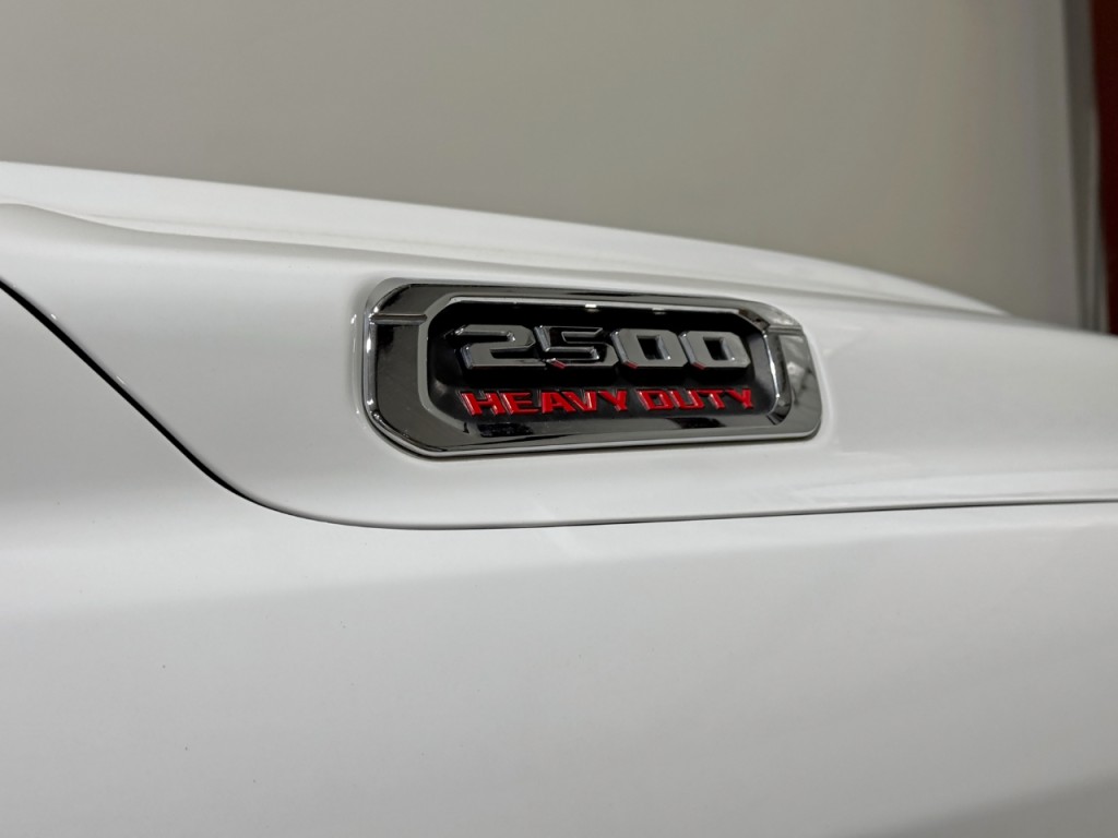 2021 RAM 2500 Image 3