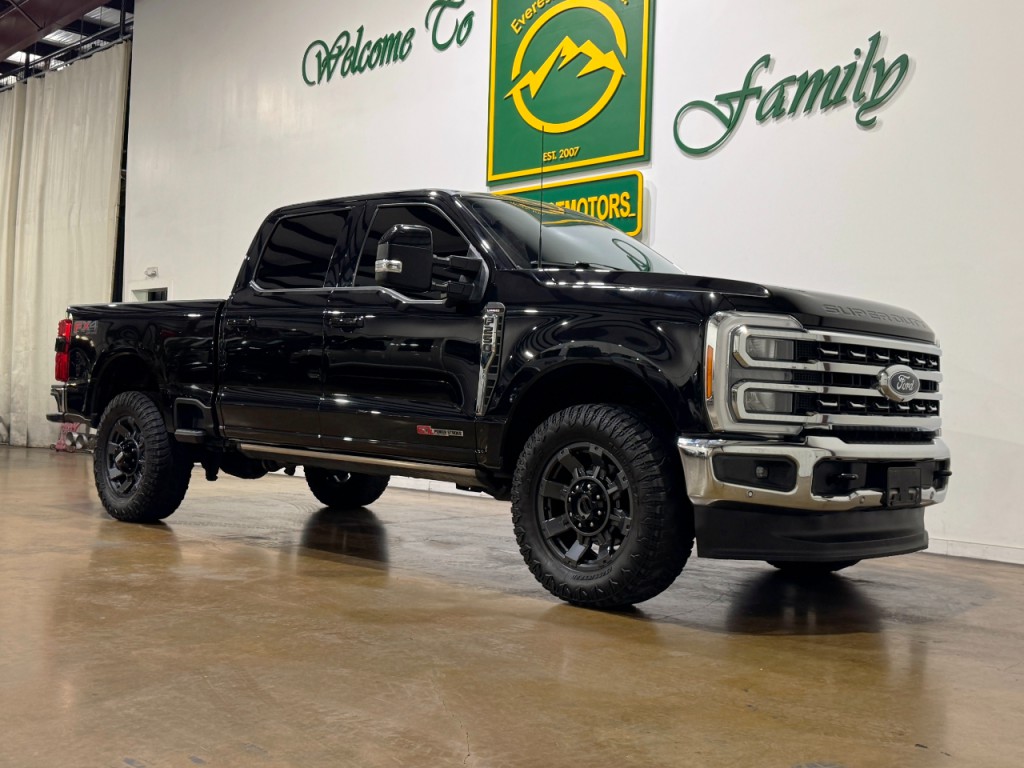2023 Ford F-250 Image 2