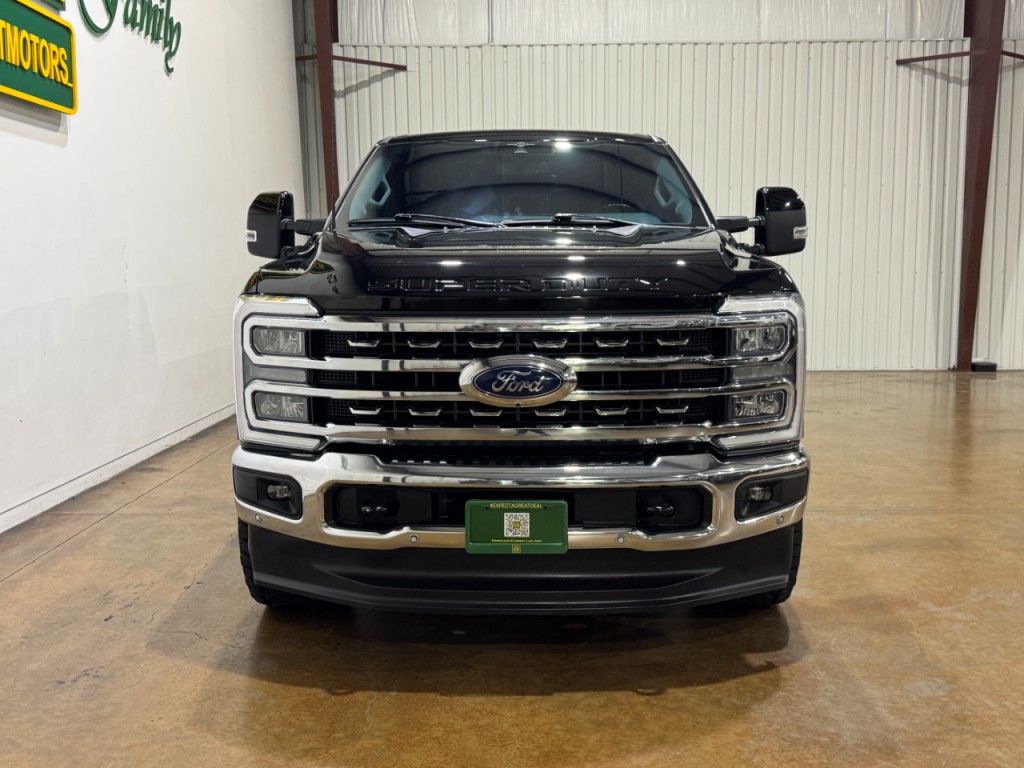 2023 Ford F-250 Image 2