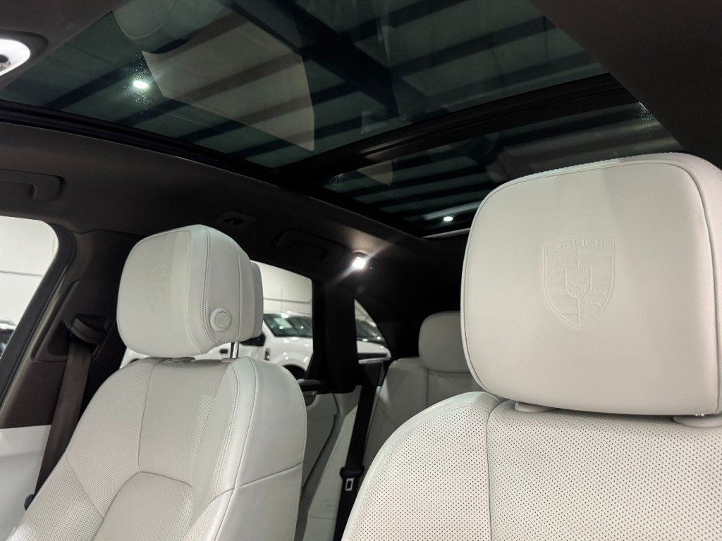 2021 Porsche Macan Image 6