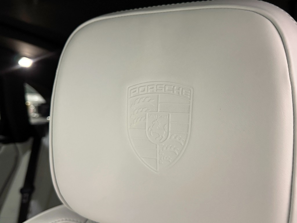 2021 Porsche Macan Image 8