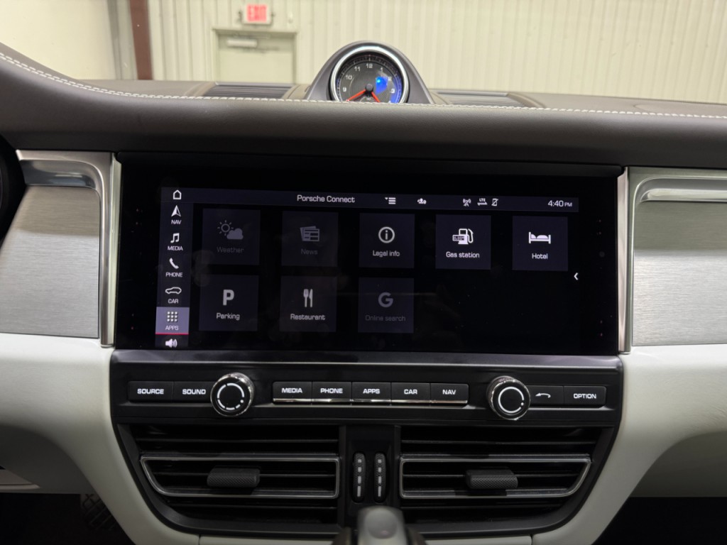2021 Porsche Macan Image 23