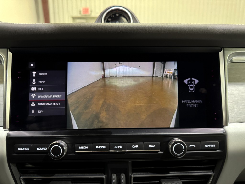 2021 Porsche Macan Image 32
