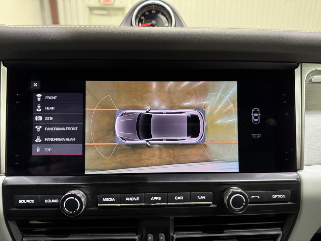 2021 Porsche Macan Image 34