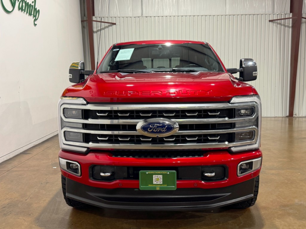 2023 Ford F-250 Image 2