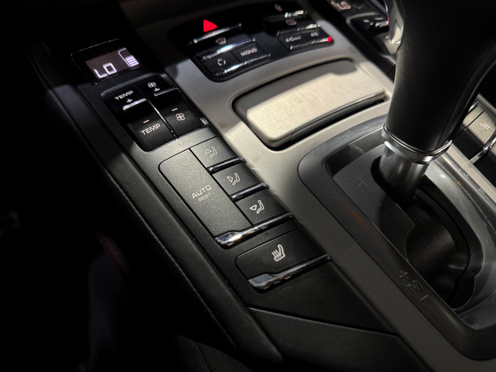 2013 Porsche Cayenne Image 9
