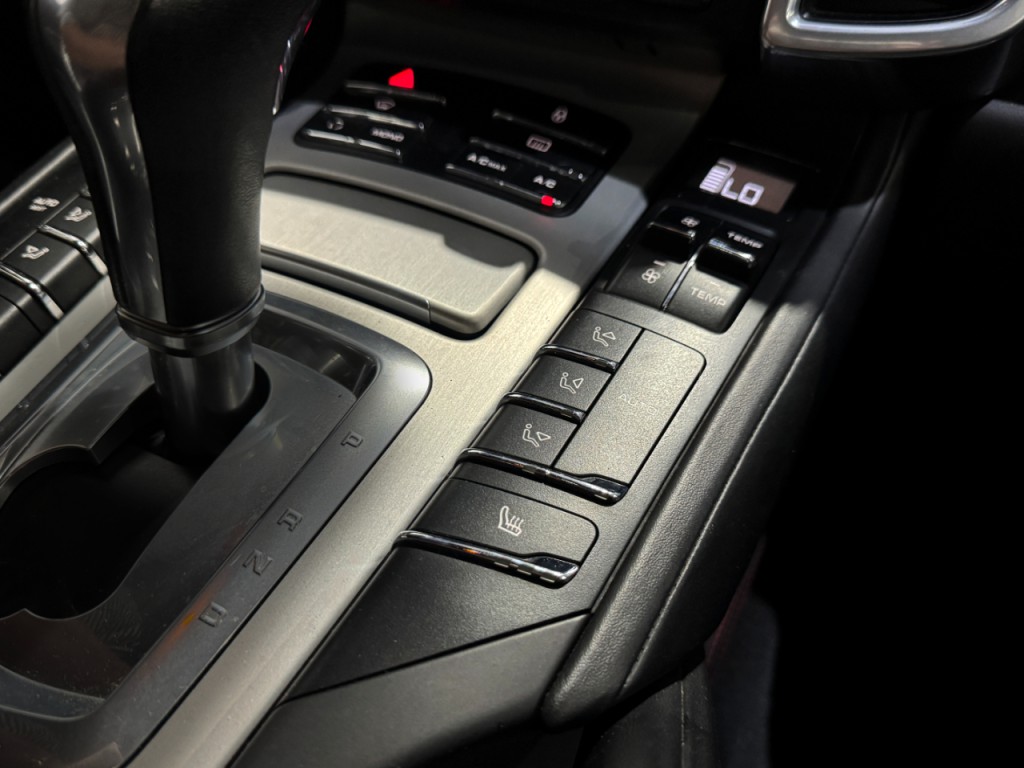 2013 Porsche Cayenne Image 10