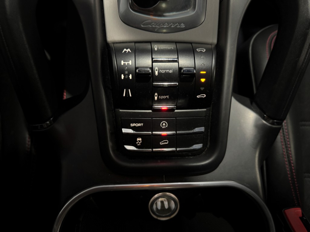2013 Porsche Cayenne Image 11