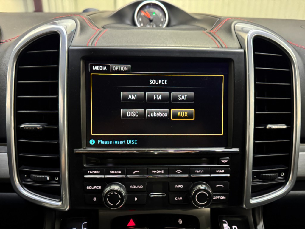 2013 Porsche Cayenne Image 13