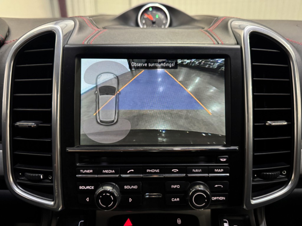 2013 Porsche Cayenne Image 14