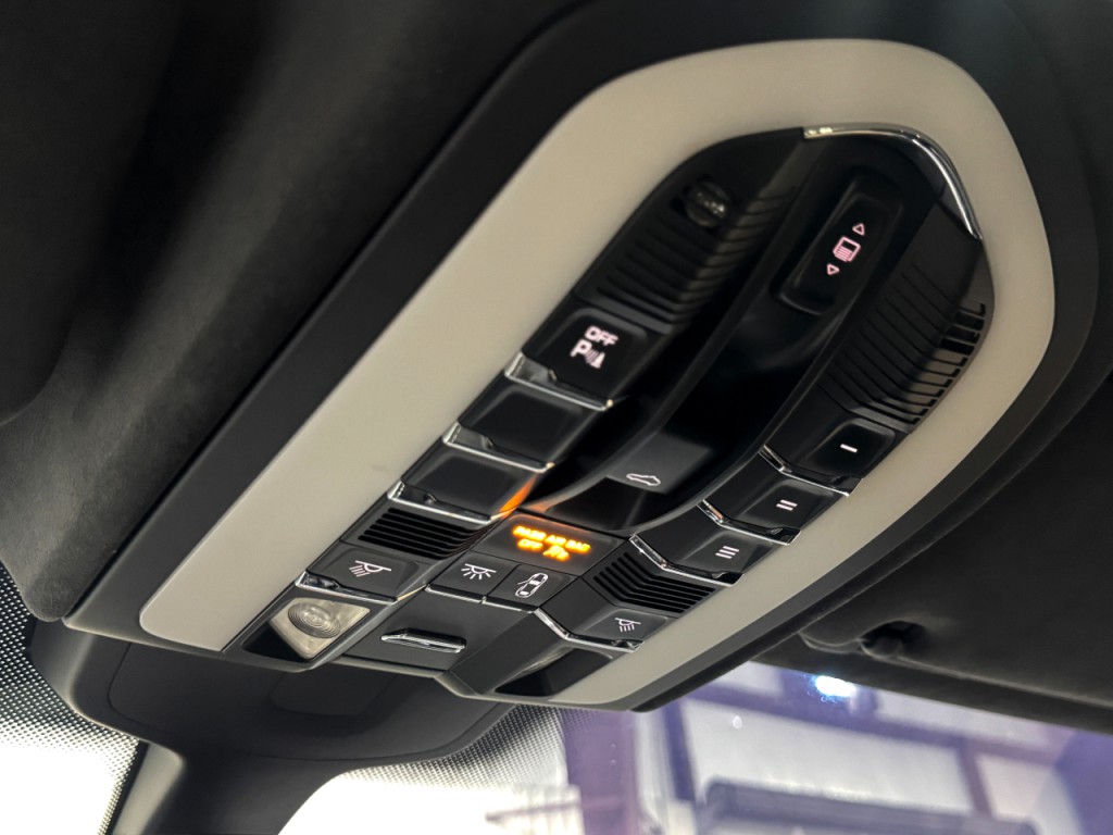 2013 Porsche Cayenne Image 17