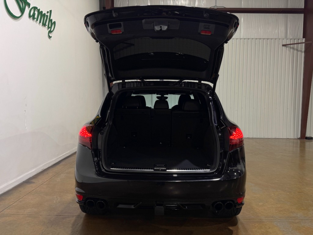 2013 Porsche Cayenne Image 9