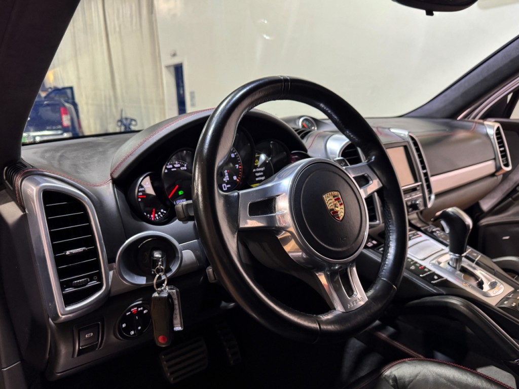 2013 Porsche Cayenne Image 11